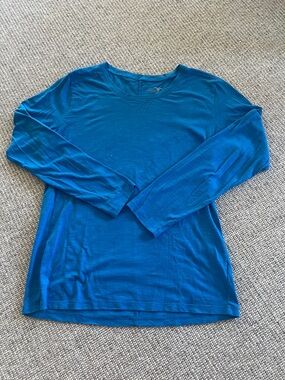 Patagonia long sleeved tee.  Sz L